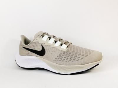 Chaussure de running homme en destockage NIKE air zoom pegasus sable confortable