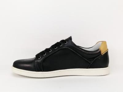 Baskets homme en cuir noir destockage KICKERS Lympid