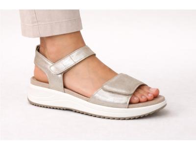 Sandale femme pied large chic et confortable à velcro CAPRICE 28702 cuir or largeur G