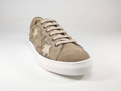Tennis en cuir taupe et or à lacets en destockage TROPEZIENNES Norton pour femme