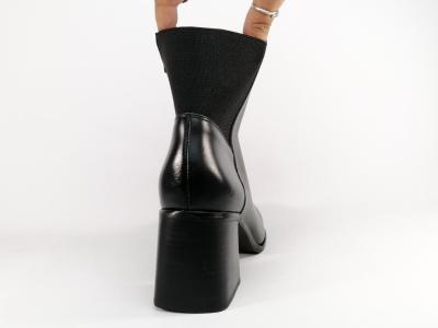 Bottine femme GALERIES LAFAYETTE muriel à pas cher en destockage cuir noir souple et talon