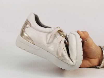 Basket confortable femme pied large cuir souple beige CAPRICE 23765 