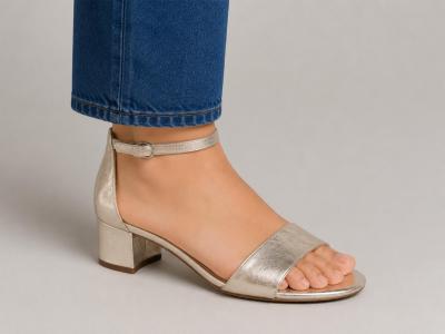 Sandale femme TAMARIS 28295 chic petit talon carré et arrière fermé platinum vegan