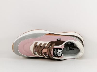 Sneakers femme tendance et confortable destockage XTi 140323 à pas cher rose