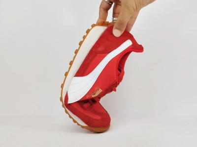 Basket rouge homme PUMA easy rider vintage en destockage à pas cher