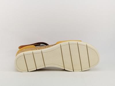 Sandale femme cuir jaune, talon fermé confortable largeur G CAPRICE 28701