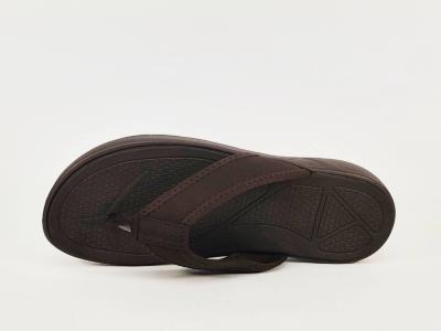 Tong homme confortable marron souple et tendance en destockage REFRESH 172758 à pas cher
