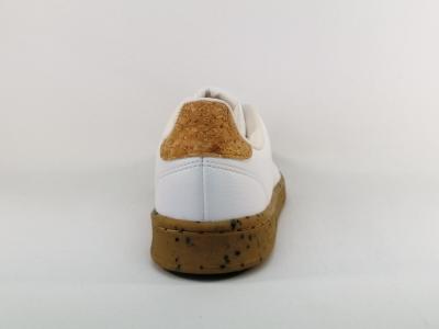 Basket ADIDAS homme advantage GY7036 blanche en destockage à pas cher