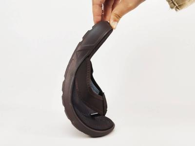 Tong homme confortable marron souple et tendance en destockage REFRESH 172758 à pas cher