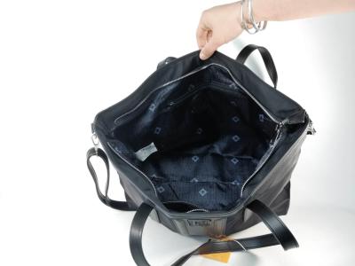 Grand sac bandoulière femme chic noir en destockage REFRESH 183390 pas cher