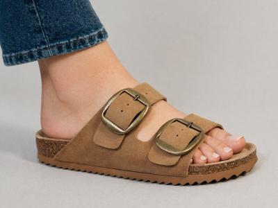 Claquette femme été cuir camel semelle mémoire de forme confortable destockage XTi 144039 pas cher
