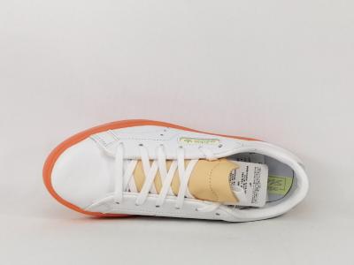 Basket ADIDAS sleek cuir blanc orange femme en destockage à pas cher