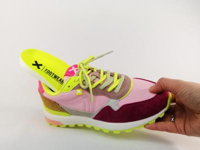 Sneakers femme tendance colorée originale en destockage XTi 143663 confortable à pas cher