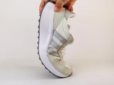 Basket femme ADIDAS run70 beige destockage à pas cher confortable tendance