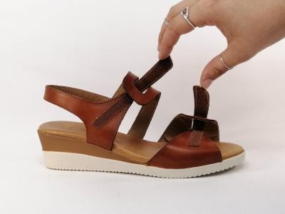 Sandale compensée à velcro en cuir camel pour femme JORDANA 681