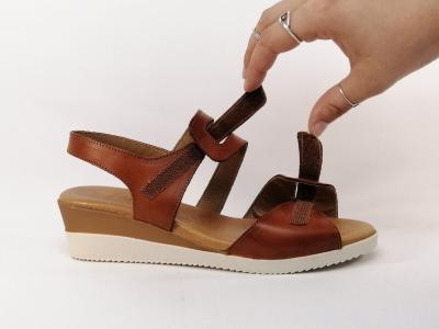 Sandale compensée à velcro en cuir marron pour femme JORDANA 681