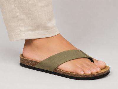 Tong homme cuir vert souple semelle confortable à mémoire de forme PLAKTON brandy pistacho