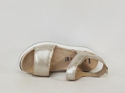 Sandale femme pied large chic et confortable à velcro CAPRICE 28702 cuir or largeur G