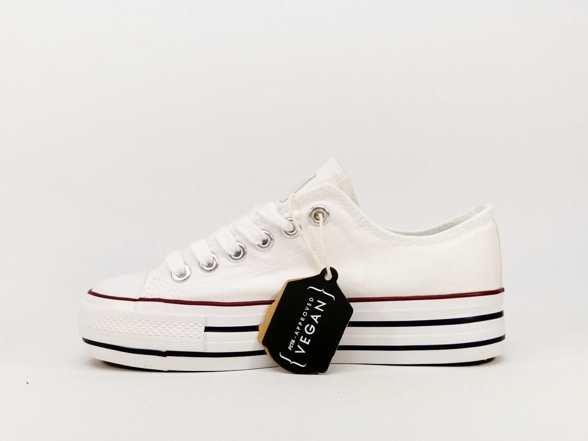 chaussure blanche ouverte
