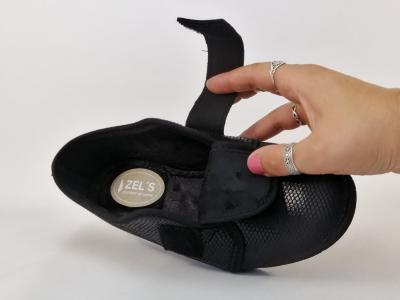 Chausson femme compensé noir à scratch pieds larges et sensibles ZEL'S 3820 à pas cher