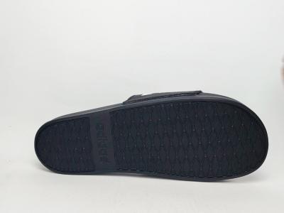 Claquette homme ADIDAS adilette comfort grande taille en destockage à pas cher noir blanc