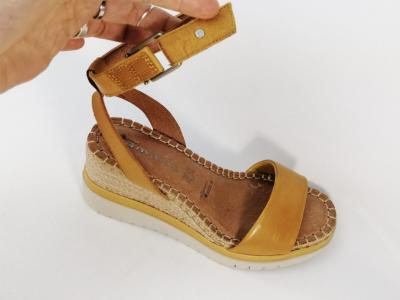 Sandale TAMARIS 28310 compensée cuir jaune pour femme