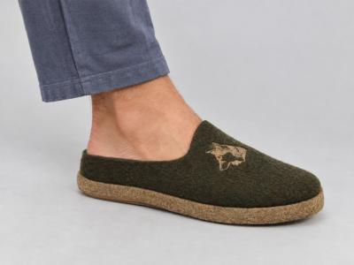 Chausson homme confortable motif loup tendance, semelle amovible CHIC & RELAX peloup