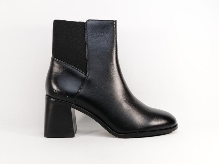 Bottine femme GALERIES LAFAYETTE muriel à pas cher en destockage cuir noir souple et talon