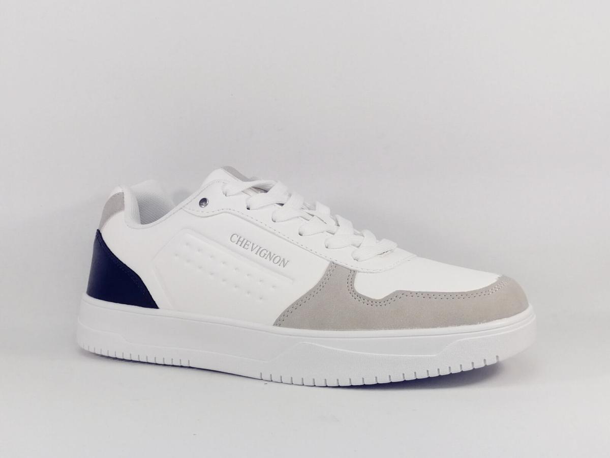 Sneakers blanches homme : les modèles tendances du printemps