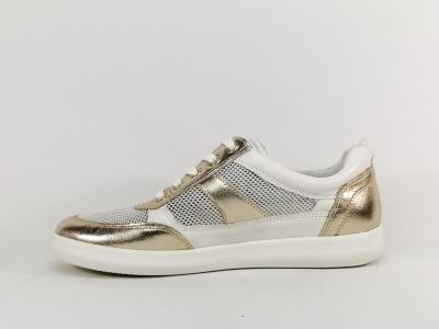 Basket de ville femme chic et confortable CAPRICE 23704 largeur G cuir blanc et or
