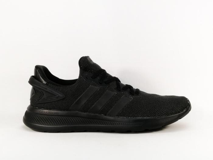 Basket homme ADIDAS lite racer en destockage à pas cher noir en grande taille