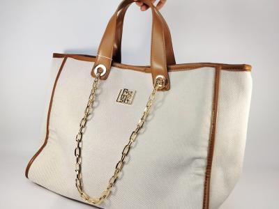 Grand sac cabas femme chic beige camel en destockage REFRESH 183391 pas cher