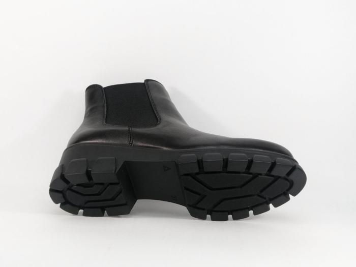 bottine a semelle crantée