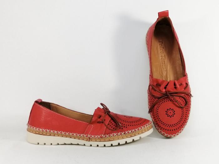 Chaussure femme cuir souple originale et confortable mocassin rouge PEDRO TORRES 21171302