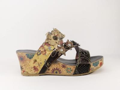 Mule compensée originale en cuir taupe à velcro LAURA VITA Facdiao pour femme