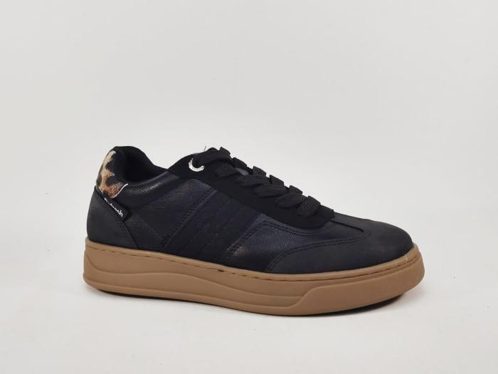Basket noire femme tendance confortable destockage REFRESH 172954 à pas cher leopard