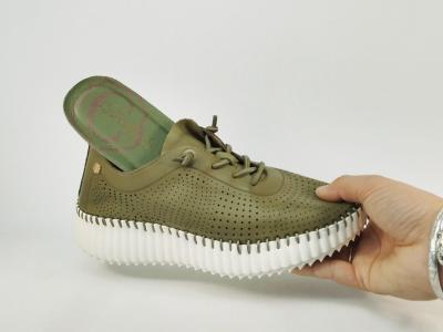 Baskets vertes femme sans lacets cuir très souple confort destockage CARMELA 162369