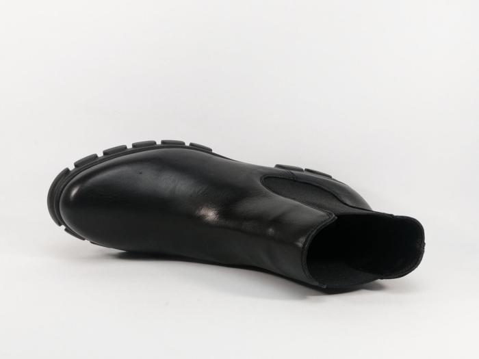 bottine a semelle crantée