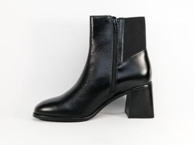 Bottine femme GALERIES LAFAYETTE muriel à pas cher en destockage cuir noir souple et talon