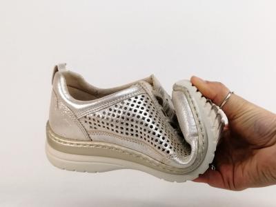 Baskets pieds larges femme confort largeur H cuir or caprice 23715 Climotion