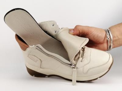 Boots femme en cuir blanc cassé destockage CARMELA 160221 confortable