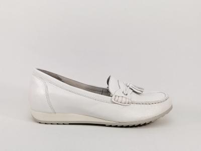 Mocassins femme grand confort cuir souple blanc largeur G CAPRICE 24250