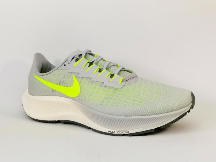 Basket de running destockage NIKE air zoom pegasus gris jaune confortable homme