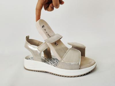 Sandale femme pied large chic et confortable à velcro CAPRICE 28702 cuir or largeur G