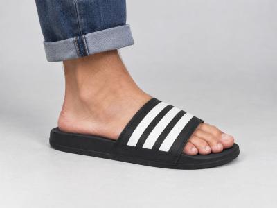 Claquette homme ADIDAS adilette comfort grande taille en destockage à pas cher noir blanc