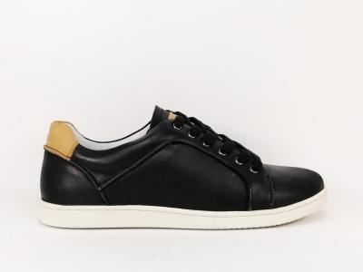 Baskets homme en cuir noir destockage KICKERS Lympid
