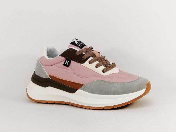 Sneakers femme tendance et confortable destockage XTi 140323 à pas cher rose