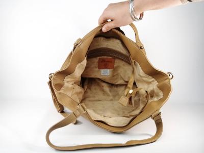 Grand sac bandoulière femme cabas cuir camel en destockage CARMELA 186214 pas cher