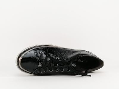 Tennis confort en cuir noir CAPRICE 23654 largeur G pour femme