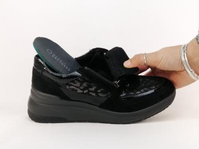 Basket noire femme très confortable en cuir compensée habillée destockage IMAC 6085403